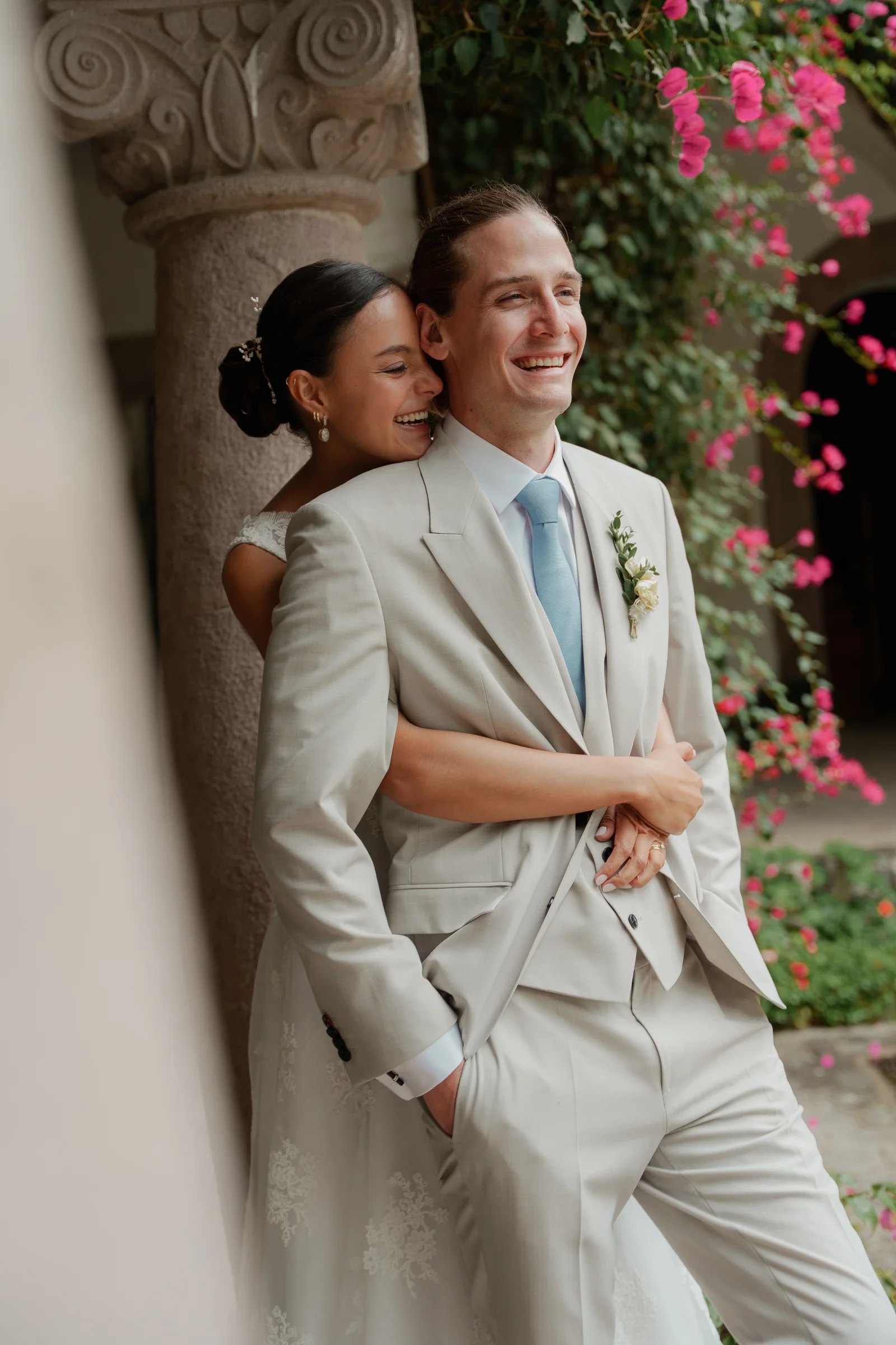 Planning for rain at a Florida wedding.